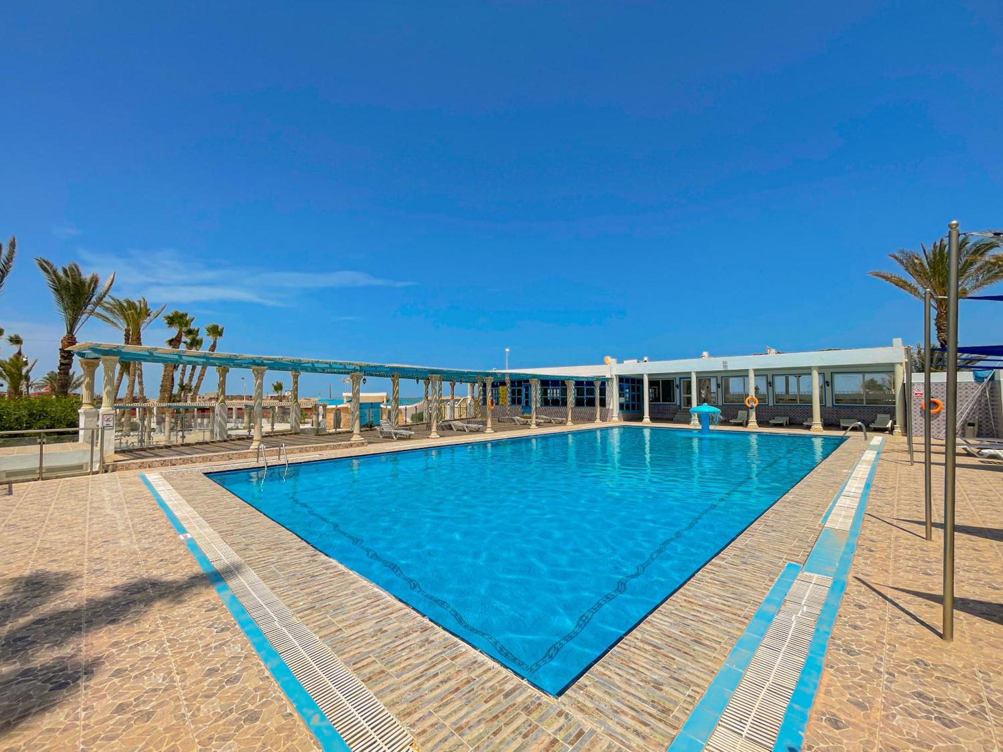 Hotel Oasis Габес Екстериор снимка